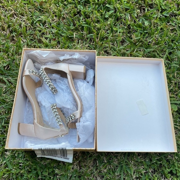 Jewel Badgley Mischka Browen Embellished Woman’s Heels - Picture 4 of 6